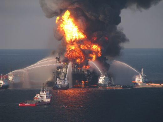 Deepwater_Horizon_offshore_drilling_unit_on_fire_Coast_Guard-1